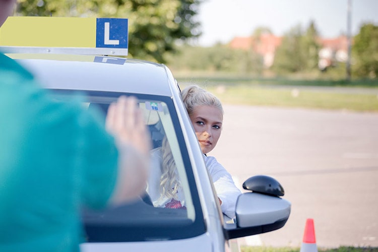 Scuola guida per patente auto ticino